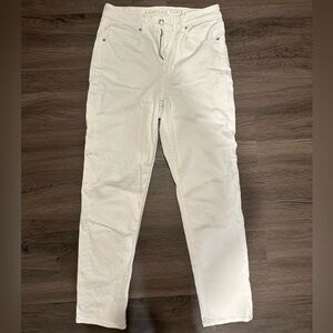 American Eagle White Stretch Mom Jean